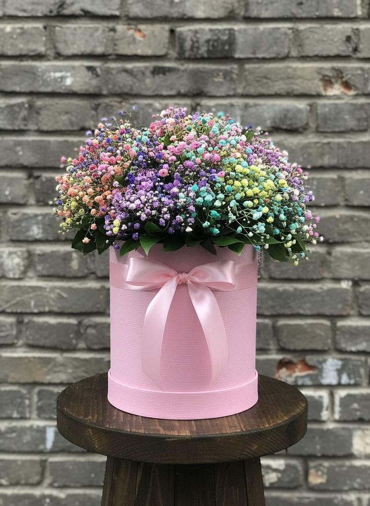 Цветочная композиция из Гипсофила и Розы в шляпной коробке в Макушино