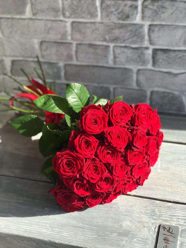 Букет Красные розы Фридом в Макушино