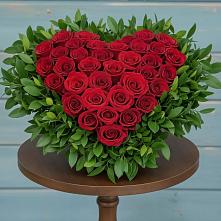 Цветочная композиция из Розы в виде сердца в Макушино