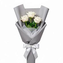 Букет 3 белые розы в Макушино