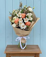 Букет цветов из:  Альстромерии, Лизиантусы, Розы и Хризантемы #REPLACE_PRED# Макушино