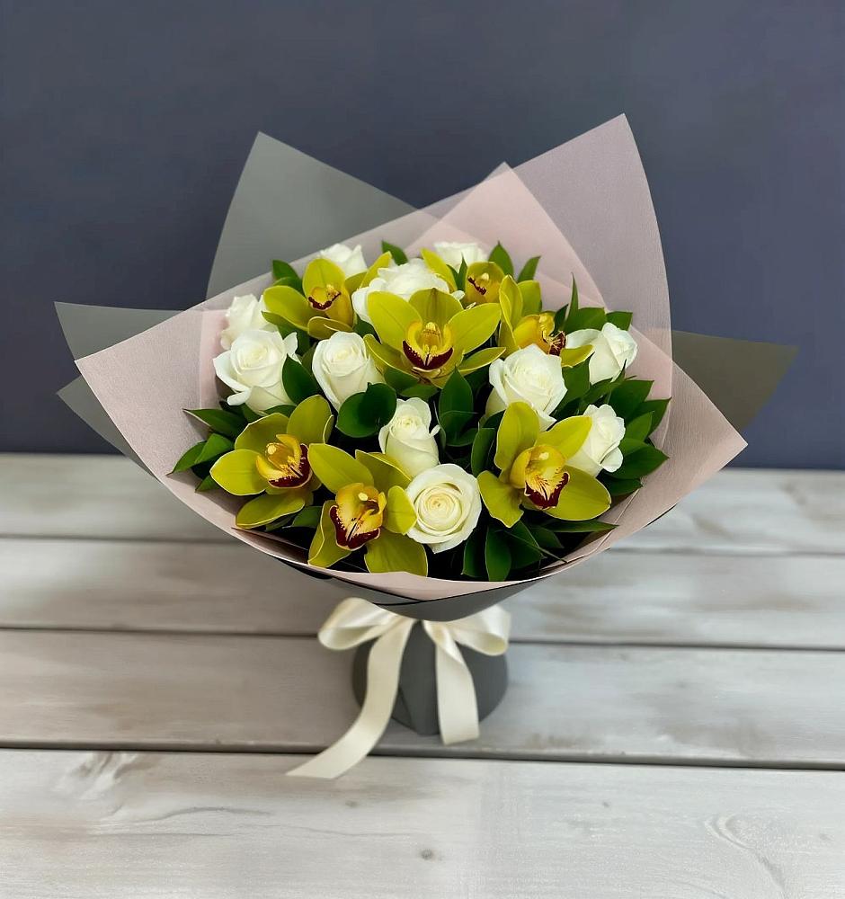 Букет цветов из: Орхидеи и Розы в Макушино