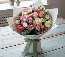 Букет цветов из:  Розы, Лизиантусы и Гвоздики в Макушино