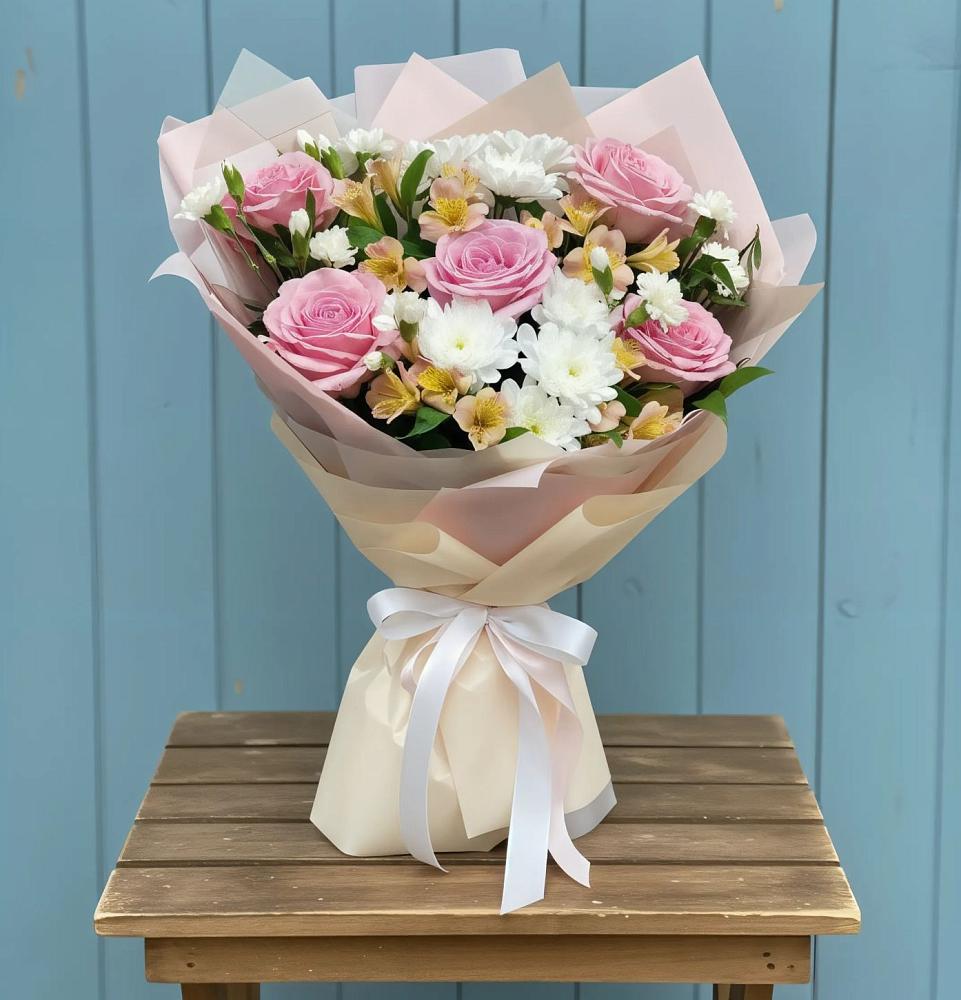 Букет цветов из: Гвоздики, Орхидеи и Розы в Макушино