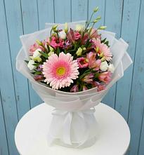 Букет цветов из:  Герберы, Альстромерии и Лизиантусы #REPLACE_PRED# Макушино